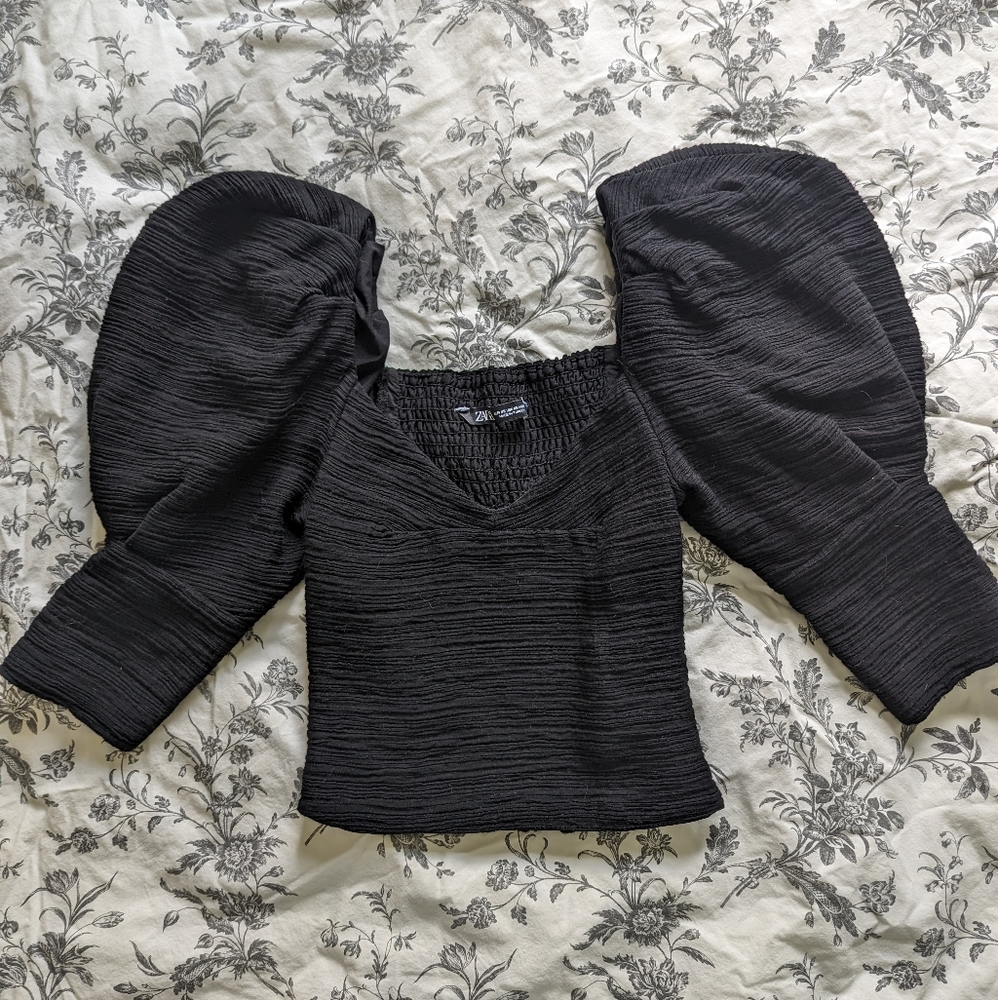 Black puffy sleeved Zara top